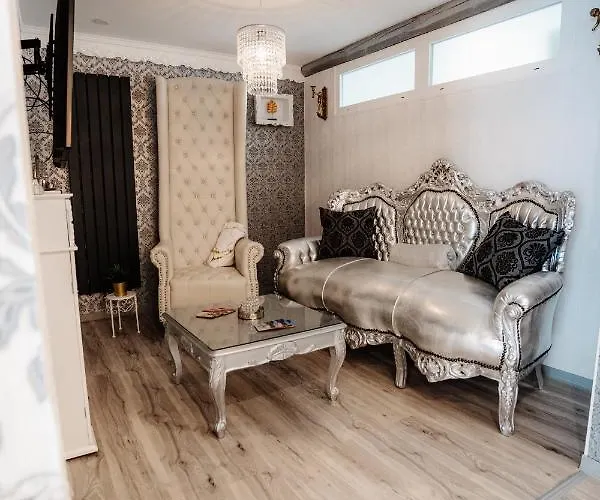 公寓 Timeout Royal Ellar